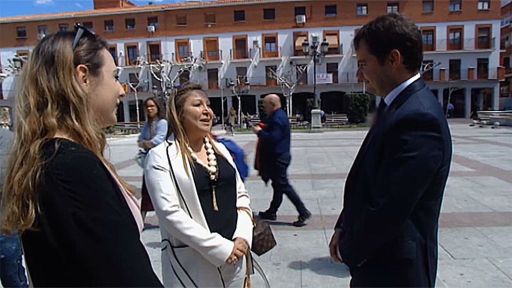 Mercedes habla con el alcalde de  Torrejón para saber si Anubis está seguro en la ciudad