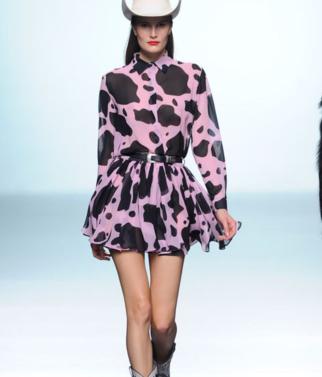 María Escoté: indios y vaqueros