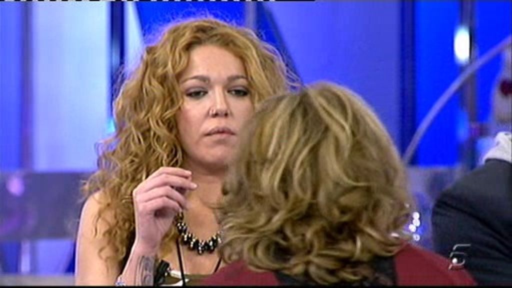 Mila y Sofía Cristo, enfrentadas
