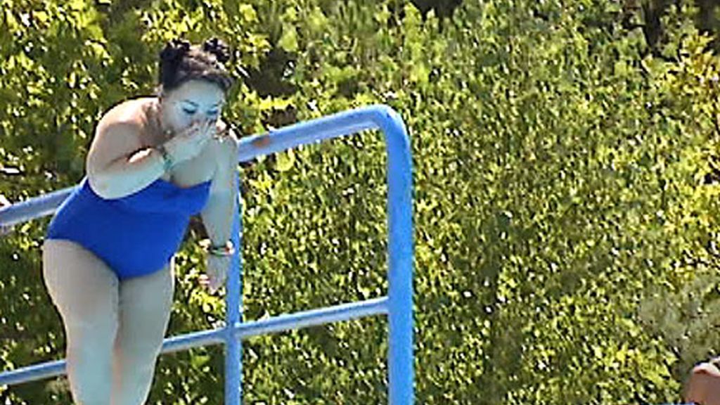 ¡Chiqui al agua!