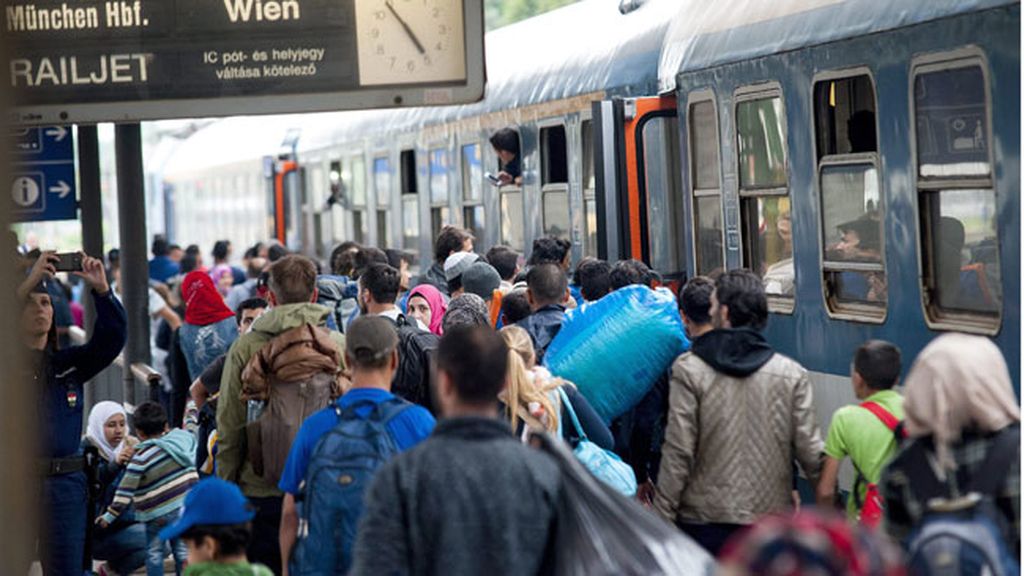 Medio millar de refugiados llegan a Múnich