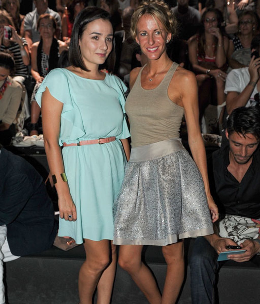 Desfile de famosos en Cibeles 2011