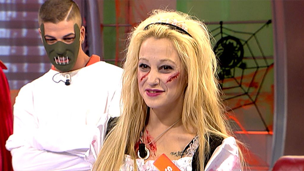 Labrador, al ver a Sheila: "Menos mal que llevo la máscara y no se me ve la cara"