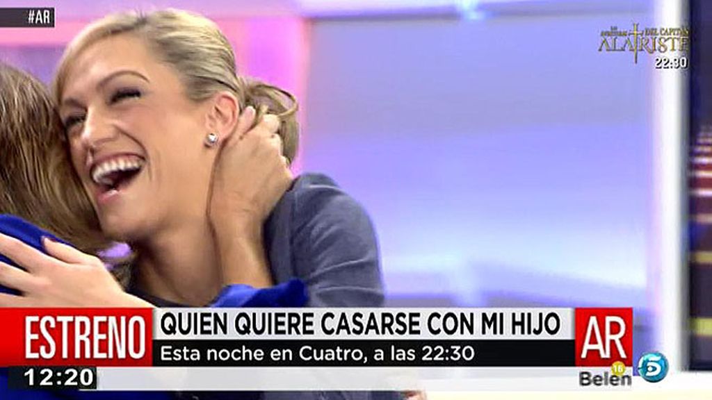 Ana Rosa Quintana felicita a Luján Argüelles por su embarazo