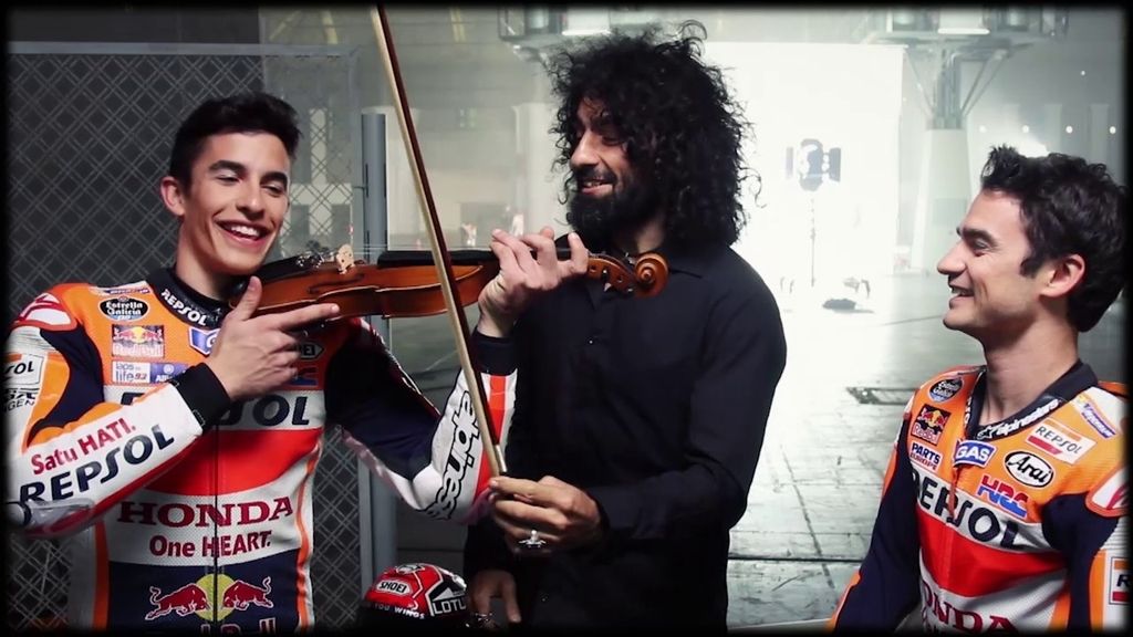 Marc Márquez y Dani Pedrosa unen su talento al del violinista Ara Malikian