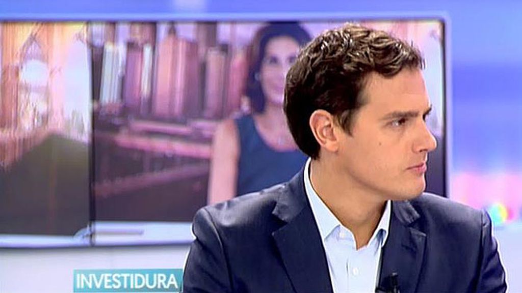 Rivera: "El problema interno por el liderazgo ciega las posibilidades del PSOE"