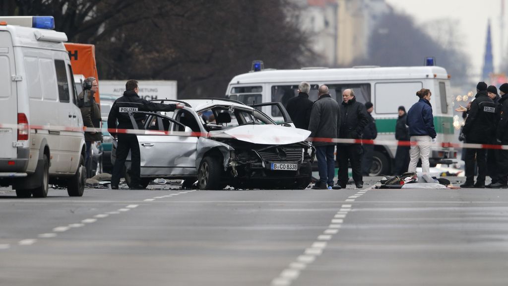 Muere un hombre al explotar un coche bomba en Berlín