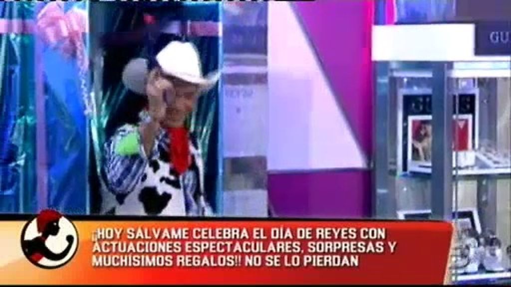 Los colaboradores de 'Sálvame' se disfrazan de juguetes en Reyes