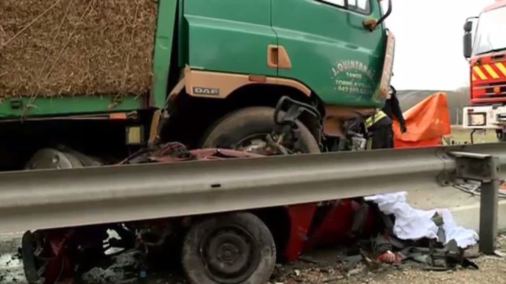 Mueren dos personas en un accidente de tráfico en Burgos