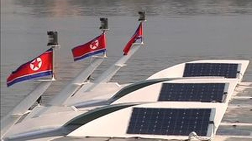 Pyongyang estrena su nuevo servicio de ferry con energía solar