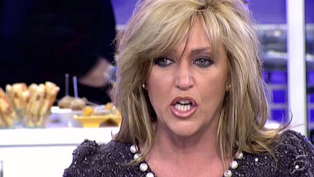 Lydia Lozano, al borde las lágrimas