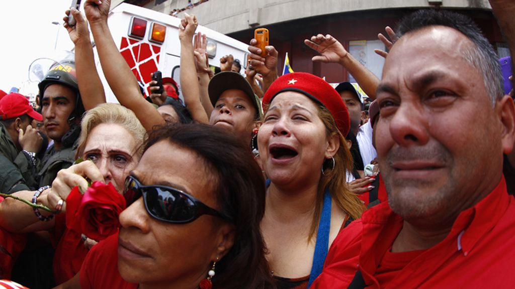 Traslado del féretro de Chávez a la Academia militar en Caracas