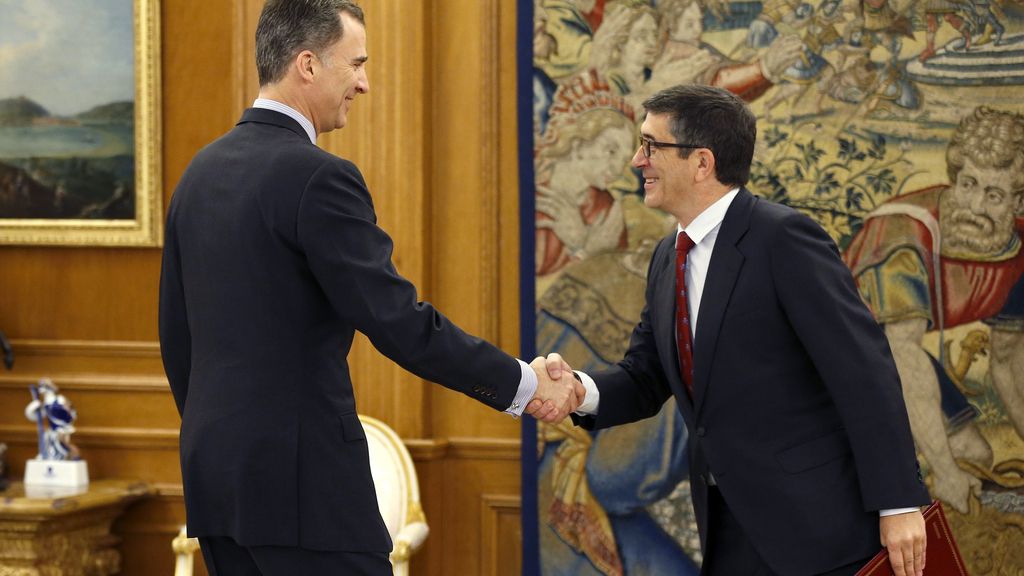 Patxi López le presenta al rey la lista de candidatos