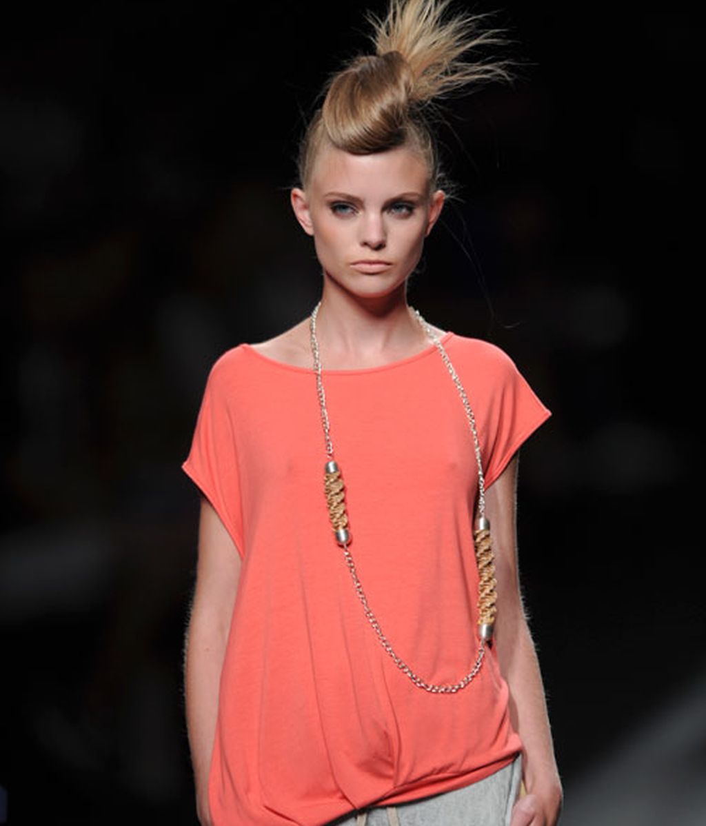 Oriente y occidente se fusionan en la colección de Sara Coleman