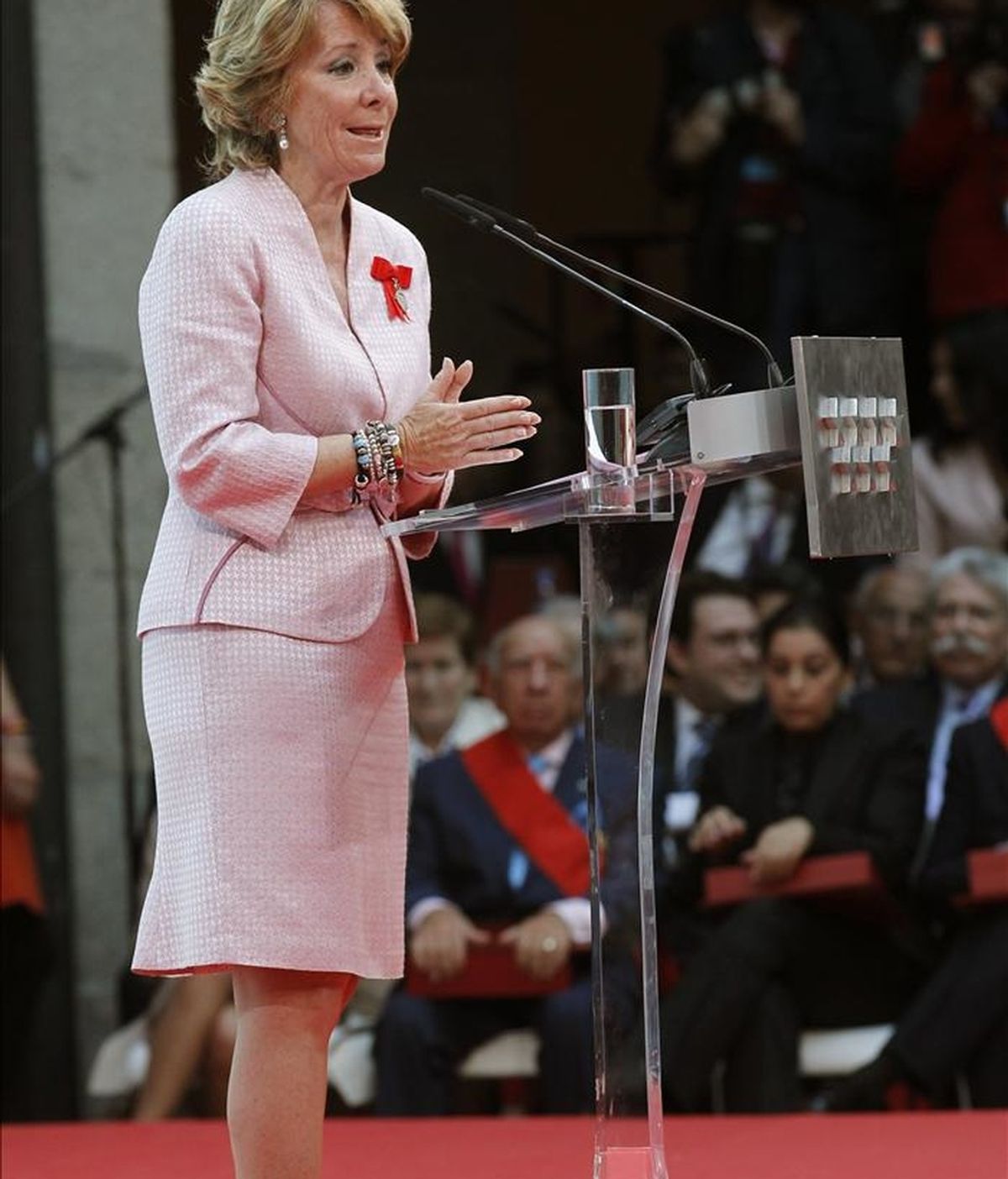 La presidenta de Madrid, Esperanza Aguirre, durante su intervención en los actos oficiales del Día de la Comunidad, en la sede de la Puerta del Sol. EFE