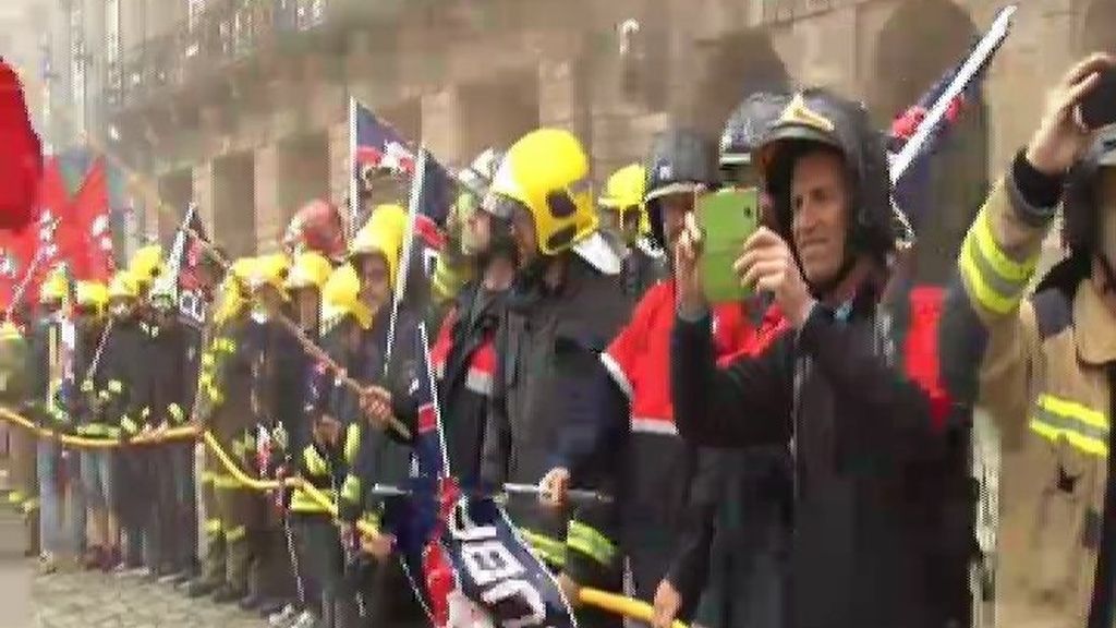 Los bomberos protestan por su condiciones laborales