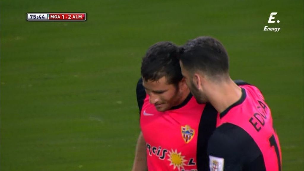 Hemed da la victoria al Almería gracias a un penalti inexistente en La Rosaleda