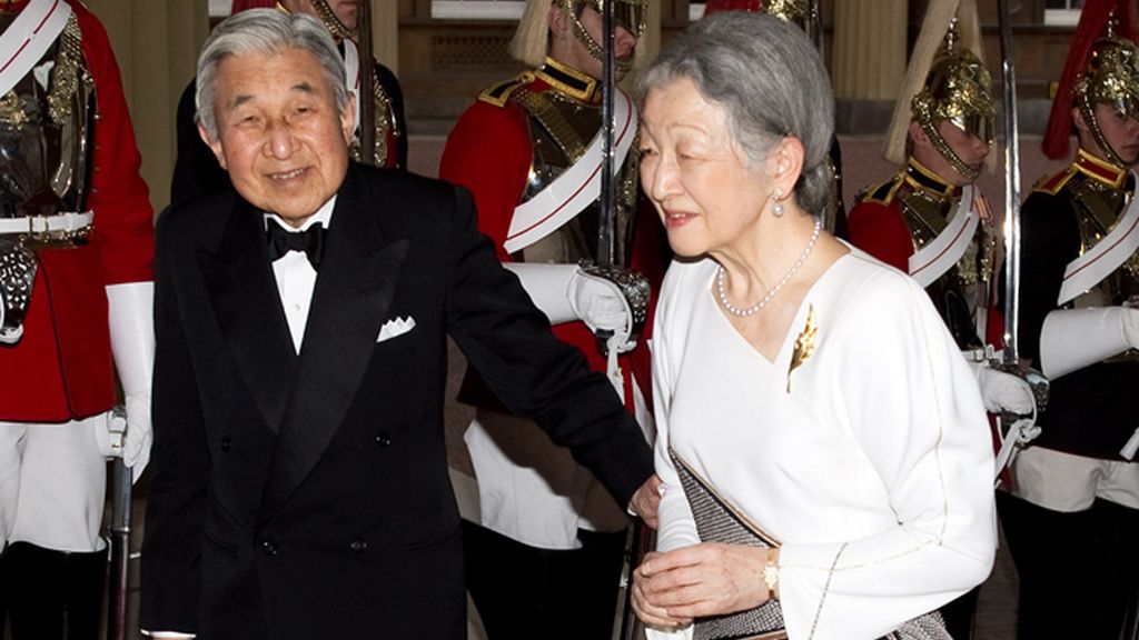 Los emperadores de Japón, Akihito y Michiko