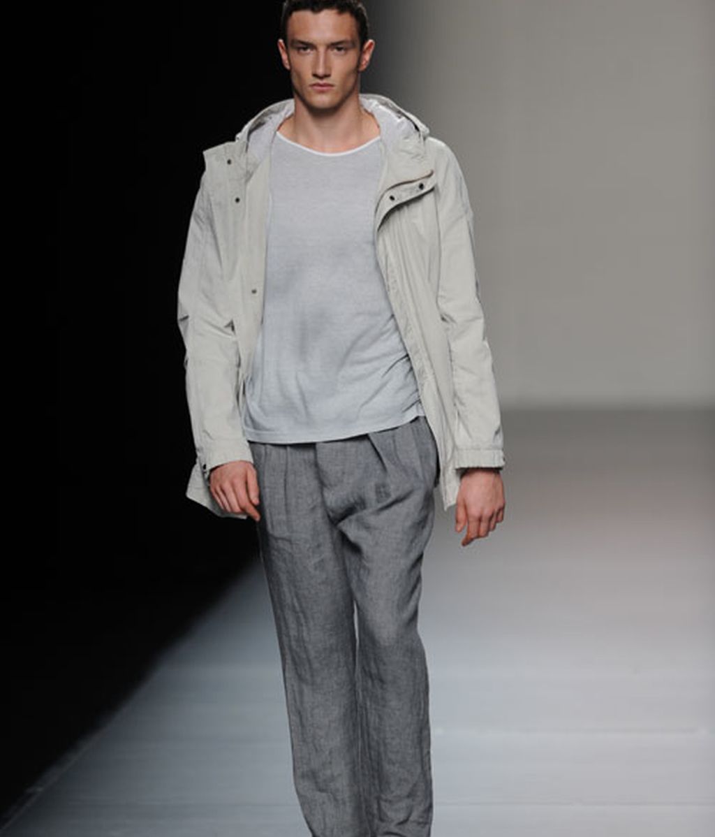 Vuelta a los 50 con Adolfo Domínguez