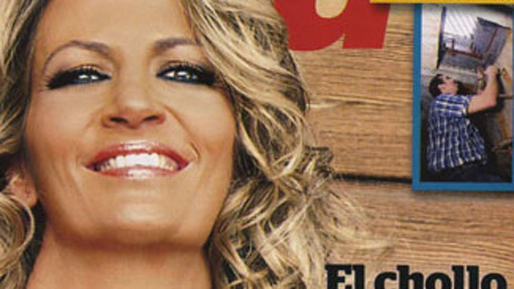 Tras el posado, la iglesia la ha expulsado como catequista