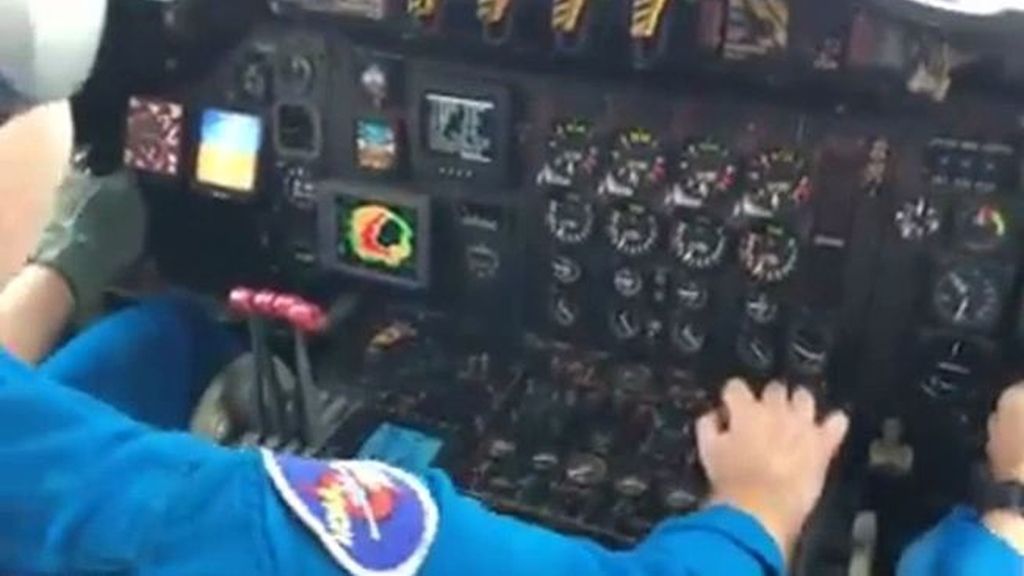 Matthew desde dentro: dos pilotos graban el interior del huracán