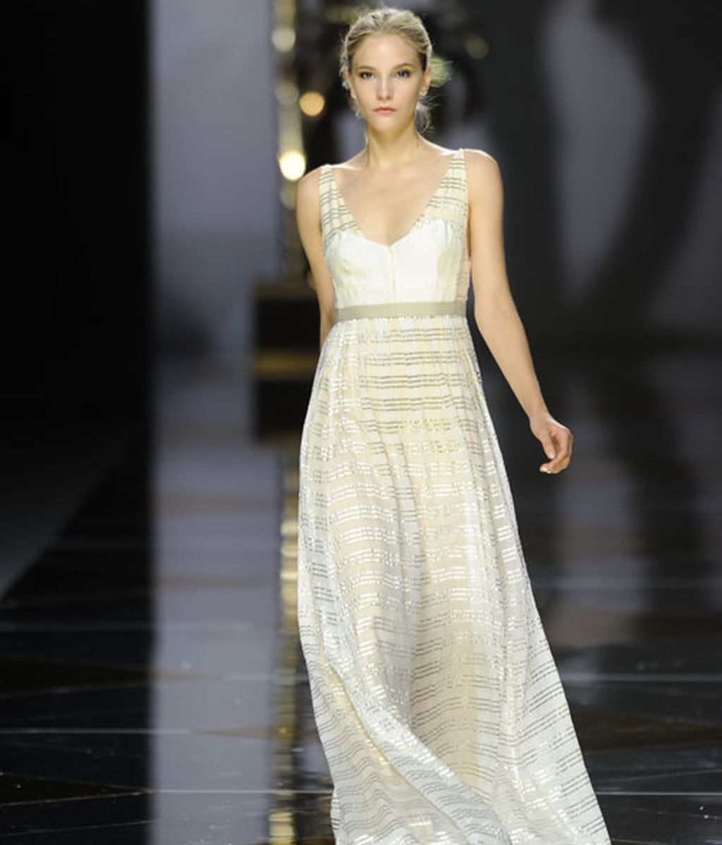 Colores vidriosos y sensualidad en la propuesta de Ailanto