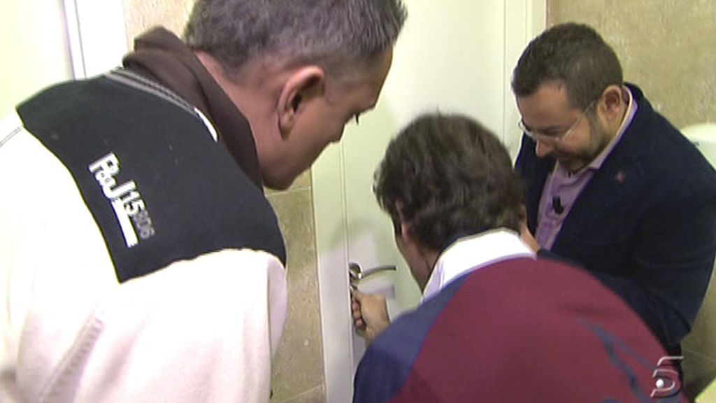El baño se convierte en un plató improvisado