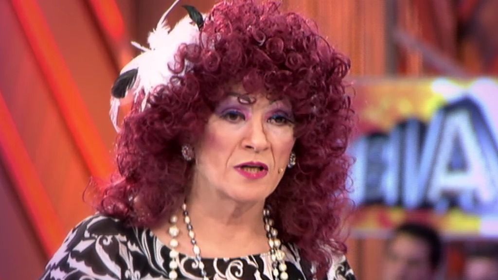 Montserrat y Rafael son la misma persona pero, ¿para quién será el cambio?