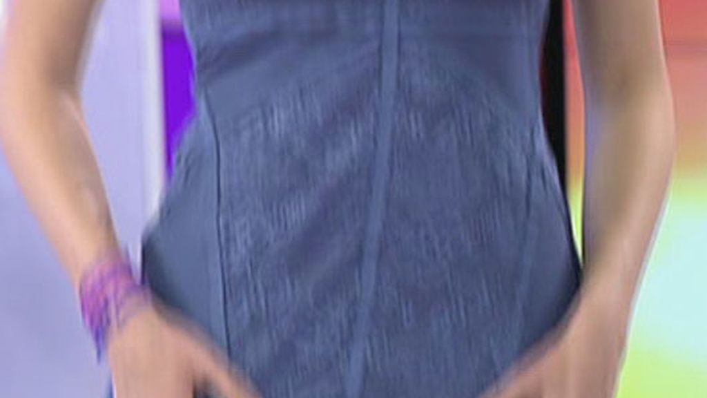 Adriana Abenia, de corto