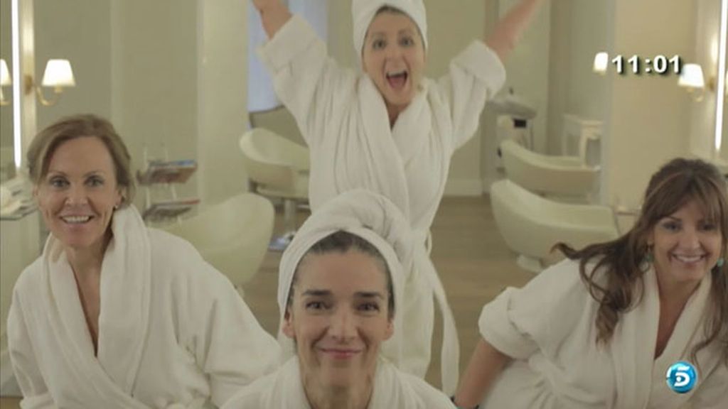 Paloma Barrientos, Marisa Martín Blázquez, Beatriz Cortázar, Paloma García Pelayo y Miguel Ángel Nicolas, cotilleos en la peluquería