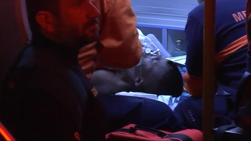 Consiguen salvar a un inmigrante herido por la hélice de una patera en Ceuta
