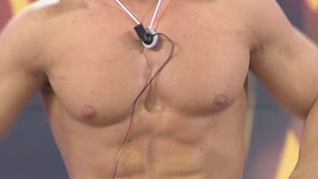 Rafa Mora presume de cuerpo