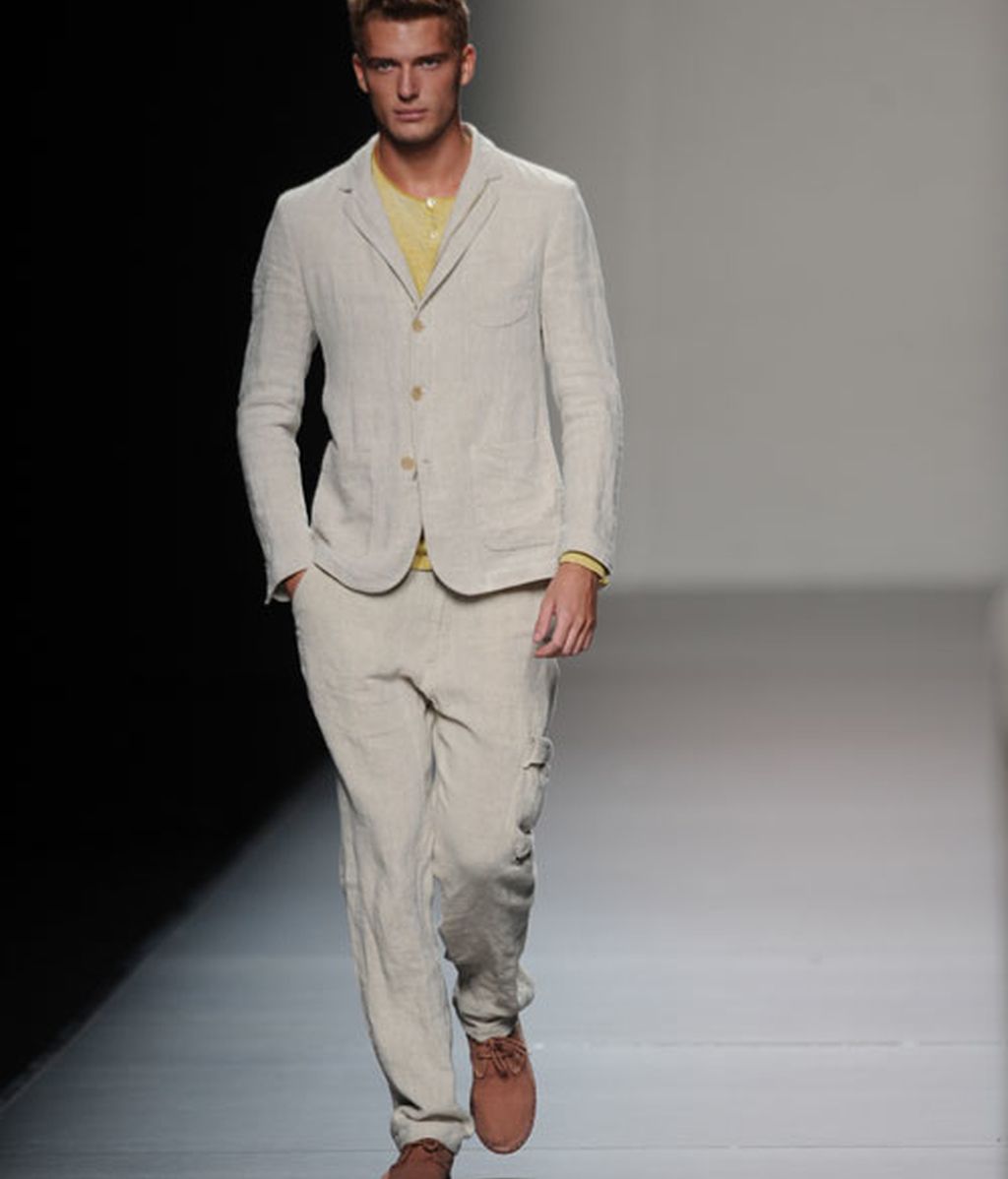 Vuelta a los 50 con Adolfo Domínguez