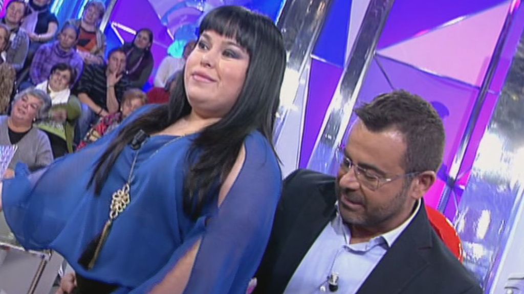 La pequeña reportera se emociona al recordar 'La Caja Deluxe'