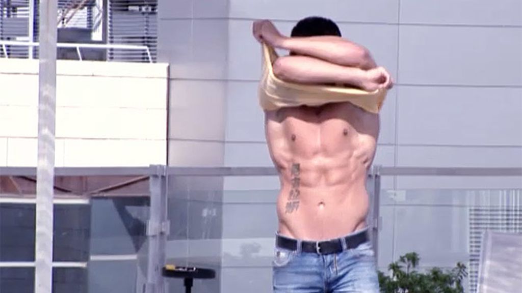 Manuel estropea los primeros besos de Nico