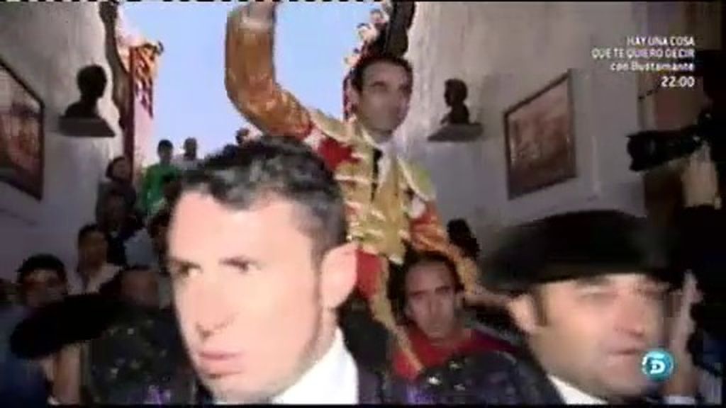 Enrique Ponce y Juan Ortega salen a hombros en el homenaje a Paquirri