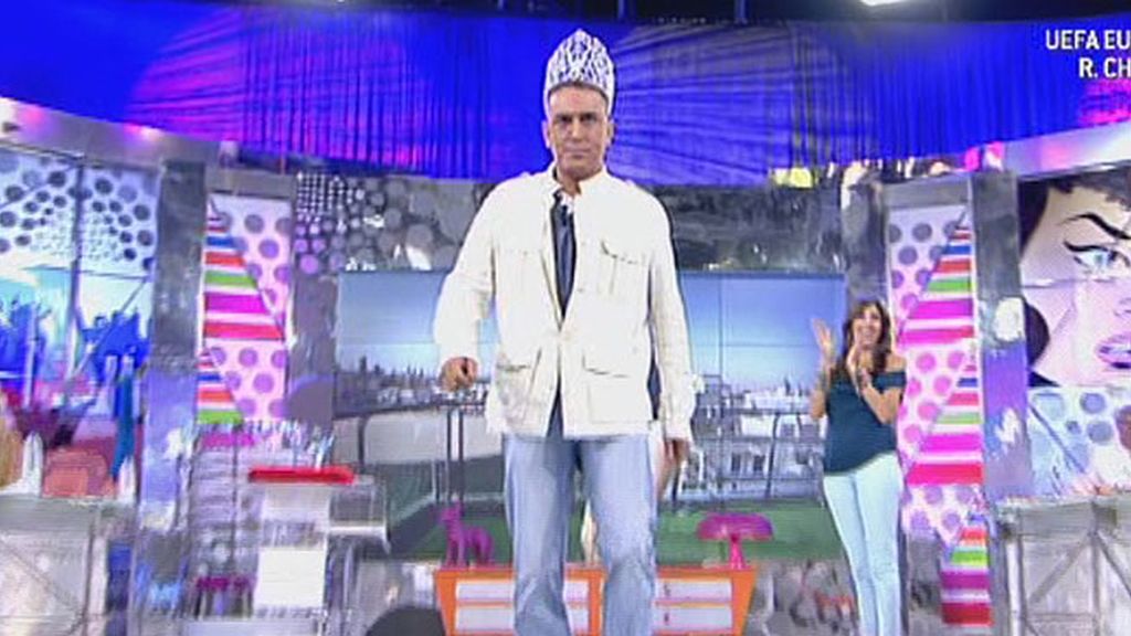 Paz Padilla, Belén Esteban y Kiko Hernández improvisan un desfile