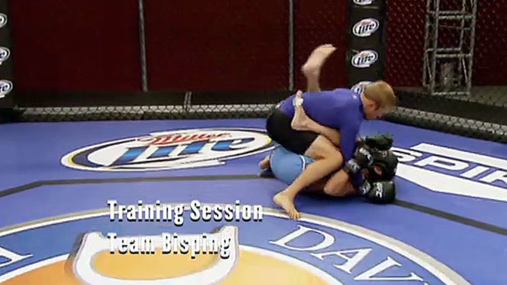 El aspirante se prepara para combatir frente a Dennis