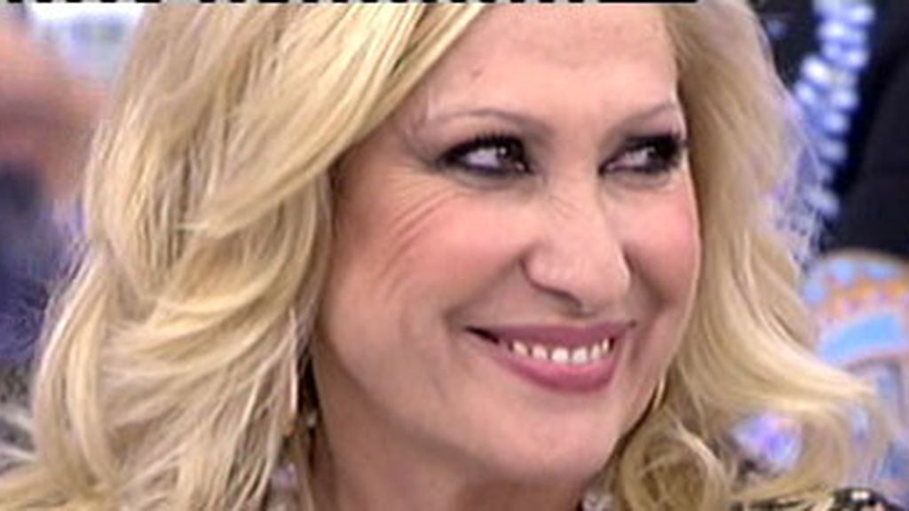 Se emociona al escuchar la canción con la que conoció a Amador