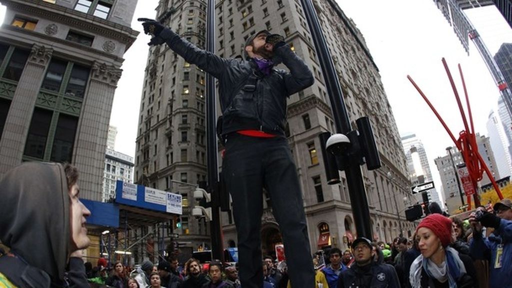 Los indignados de Wall Street marchan hacia la Bolsa