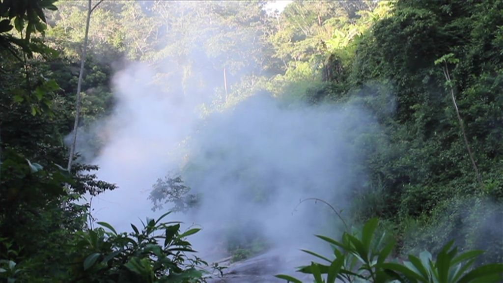 El río hirviente es un lugar sagrado para los Chamanes y la residencia de la Yacumama