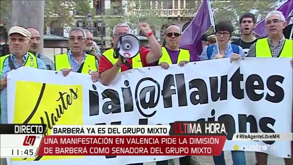 Manifestantes piden la dimisión de Barberá a las puertas del Ayto. de Valencia