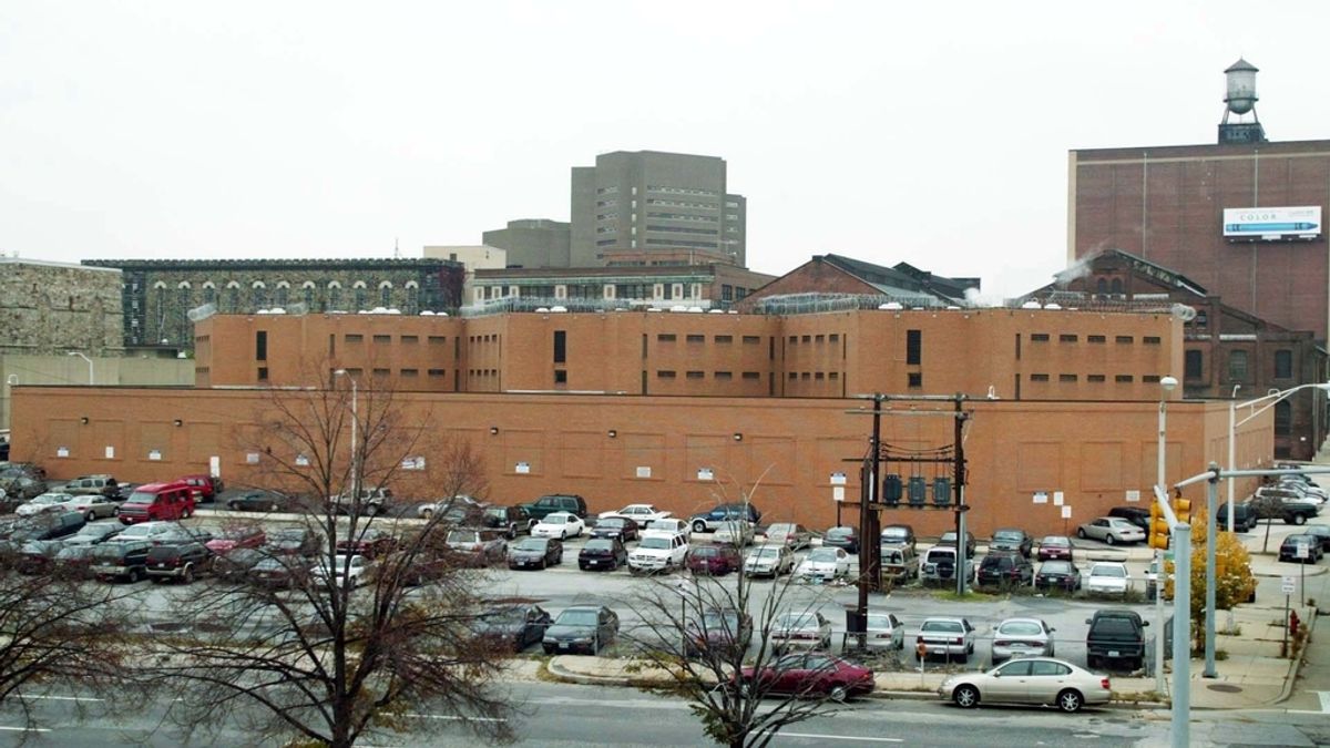 Cuatro trabajadoras de la prisión de Baltimore, embarazadas de un preso