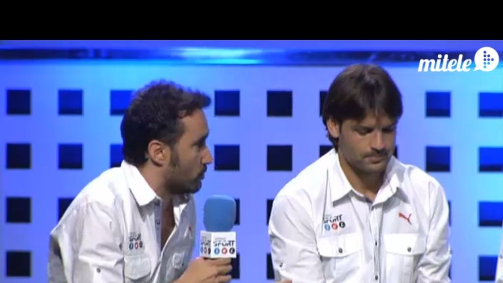 Vasile, J.J. Santos, Manu, Sara, Casillas, Iniesta, Del Bosque, en la presentación