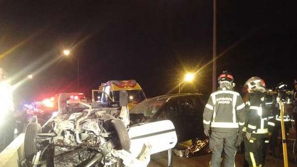Un coche invade el carril contrario y deja un muerto y tres heridos en Madrid