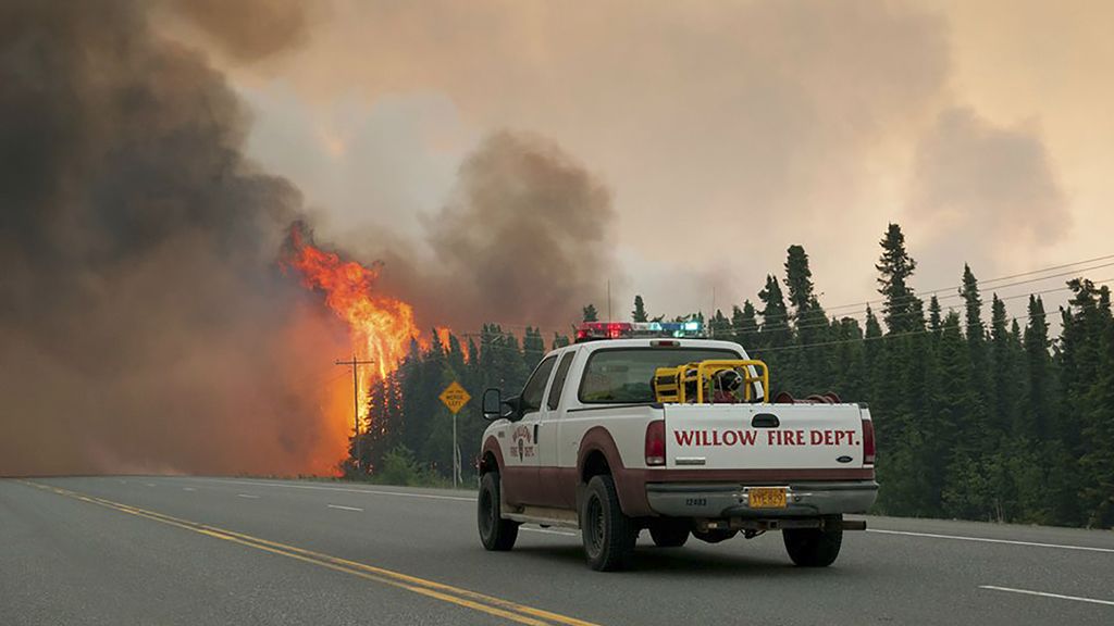 Arde sin control el corazón de Alaska