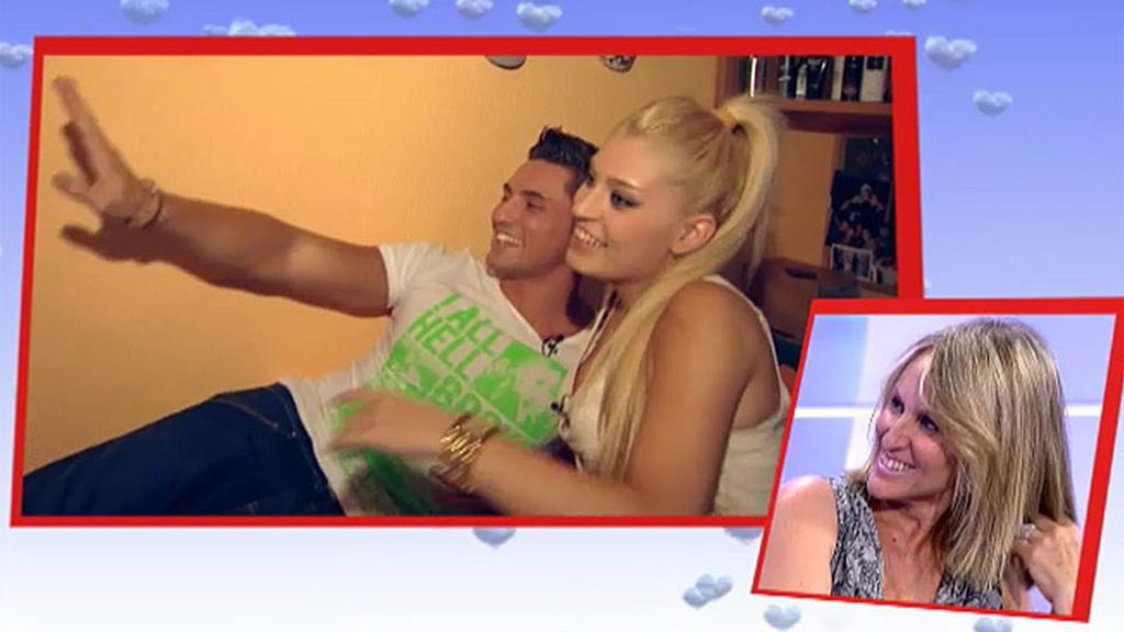 Ainhoa congenia con la madre de Víctor