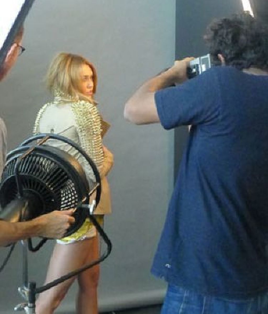 El 'making of' del posado de Miley Cyrus