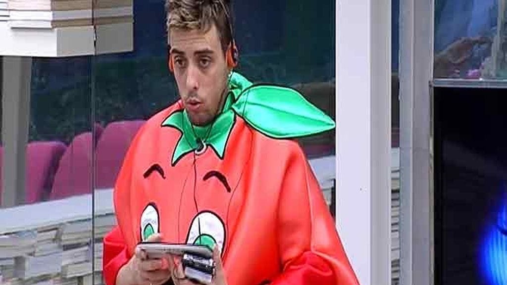 Los concursantes se disfrazan de la mascota del Mundial del ’82