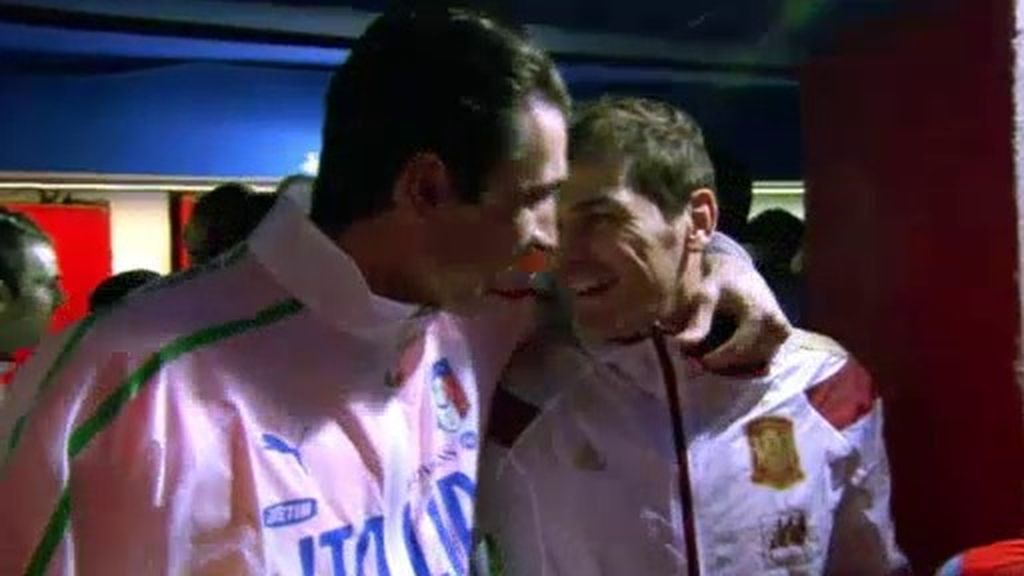 Casillas: "Es una tontería pero sí, duermo con un pantalón corto de Buffon"